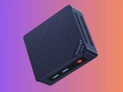 Mini PC Beelink Mini S12 Pro sobre escritorio moderno